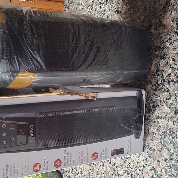 Lasko Warm A Room Digital Ceramic Tower Heather new in box w/remote control - Picture 6 of 12